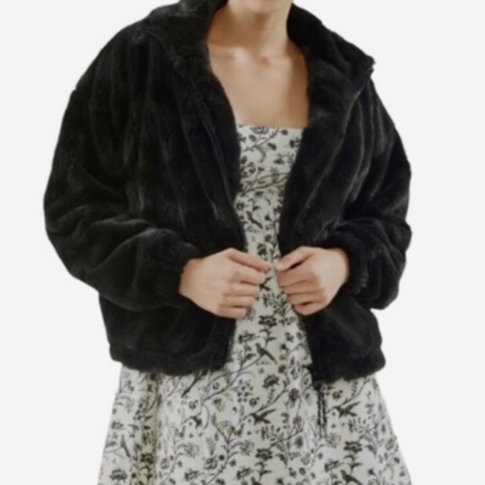 Urban Outfitters Eva Black Faux Fur Coat - Picture 4 of 7
